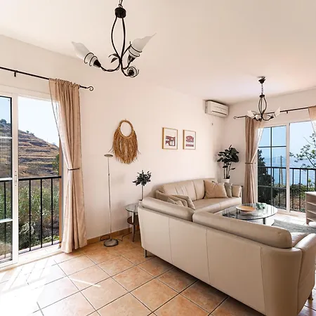Private In Tamango Hill Chalet